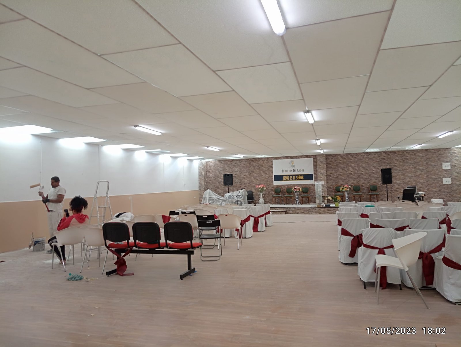 Reformas de suelos en Vigo, instalación de tarima y cerámica en interiores y exteriores